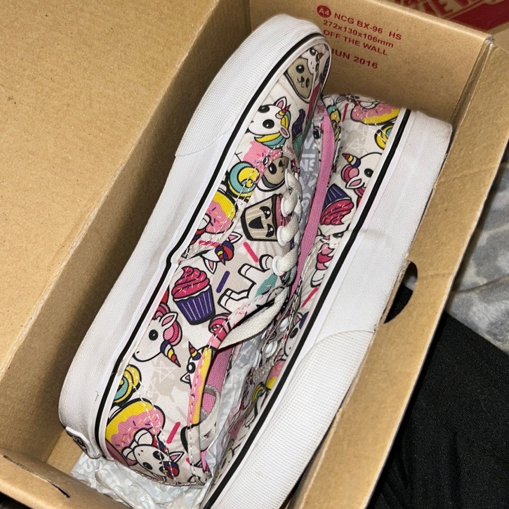Authentic Vans Unicorn Donuts basically new